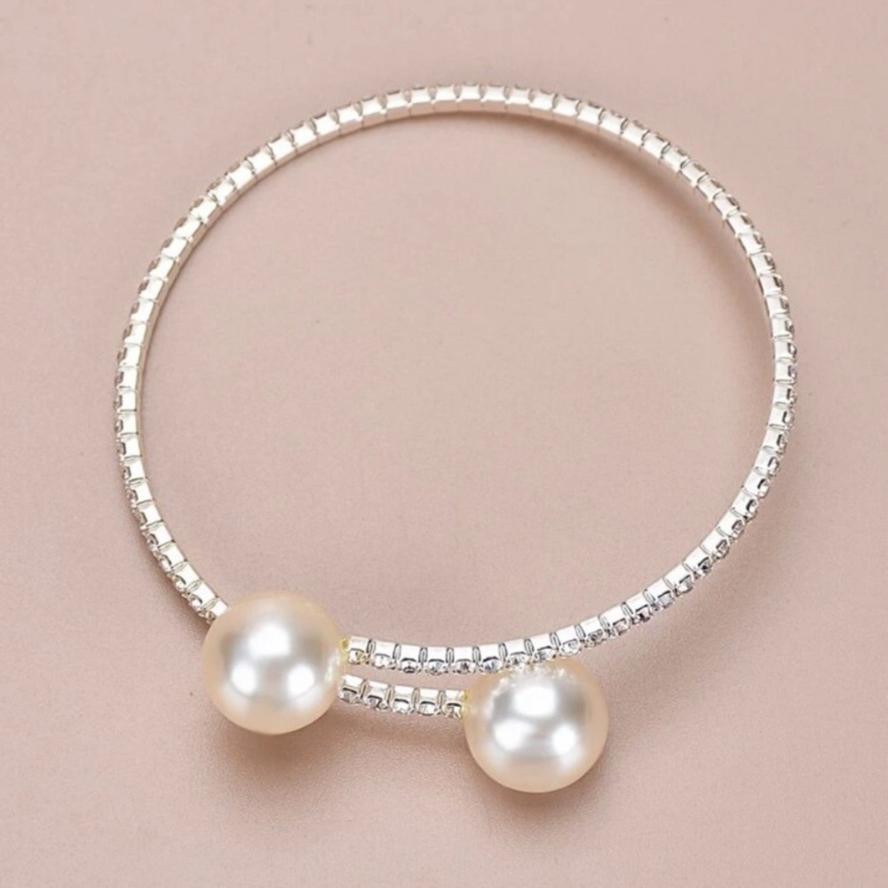 Rhinestone & Pearl Elegant Cuff Bracelet